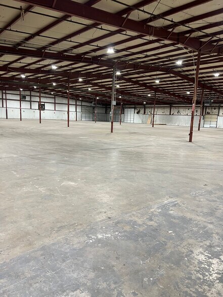 More Photos Of 6200 Melrose Ln, Oklahoma City Warehouse For Lease