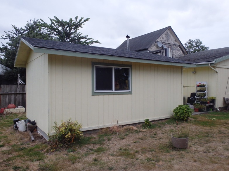 More Photos Of 3811 Pacific Way, Seaview General Retail For Sale