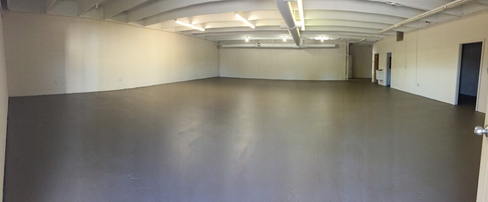 More Photos Of 1985 S Highway 101, Duncan Freestanding For Sale