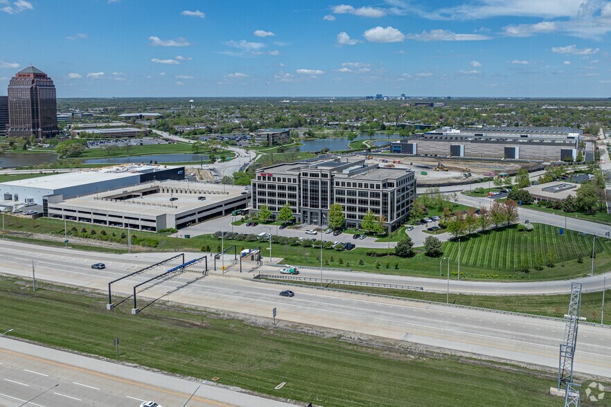 More Photos Of 150 E Pierce Rd, Itasca Office For Lease