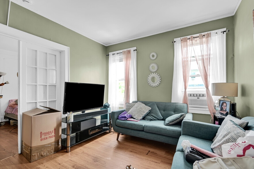 More Photos Of 439 Main St, White Plains Apartments For Sale