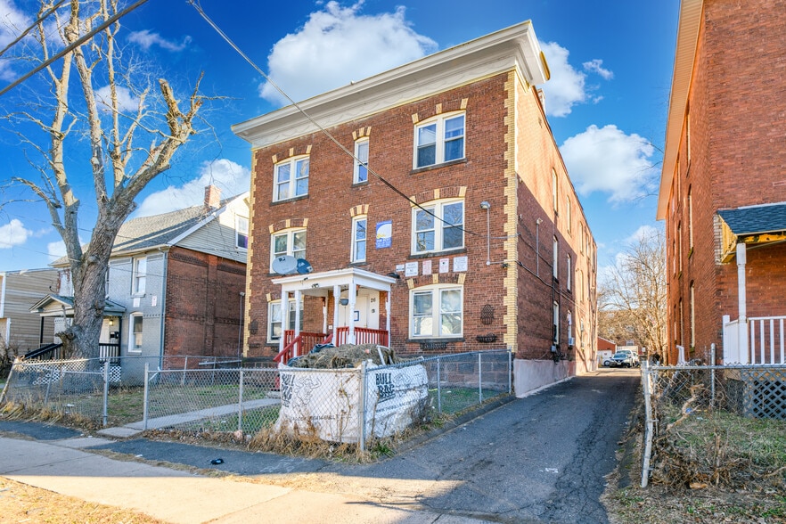 More Photos Of 26 Martin St, Hartford Apartments For Sale