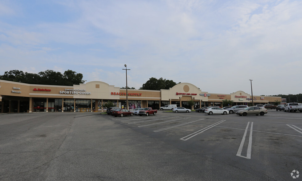 Primary Photo Of 3960-3992 Government Blvd, Mobile General Retail For Lease