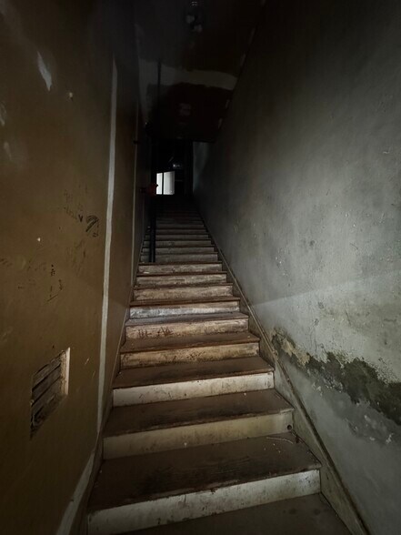 More Photos Of 1100 Main St, Newberry Restaurant For Sale