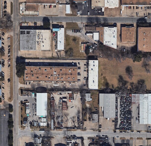 More Photos Of 10606 Shady Trl, Dallas Showroom For Sale