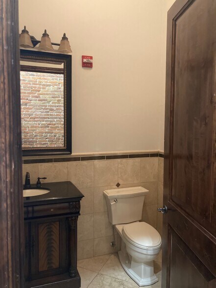 More Photos Of 2101-2107 Larimer St, Denver Loft Creative Space For Sale
