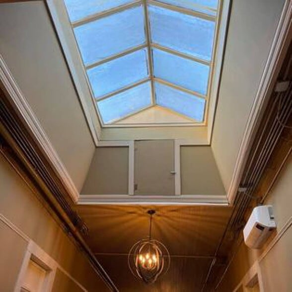 More Photos Of 745 Washington Ave, Greenville Hotel For Sale