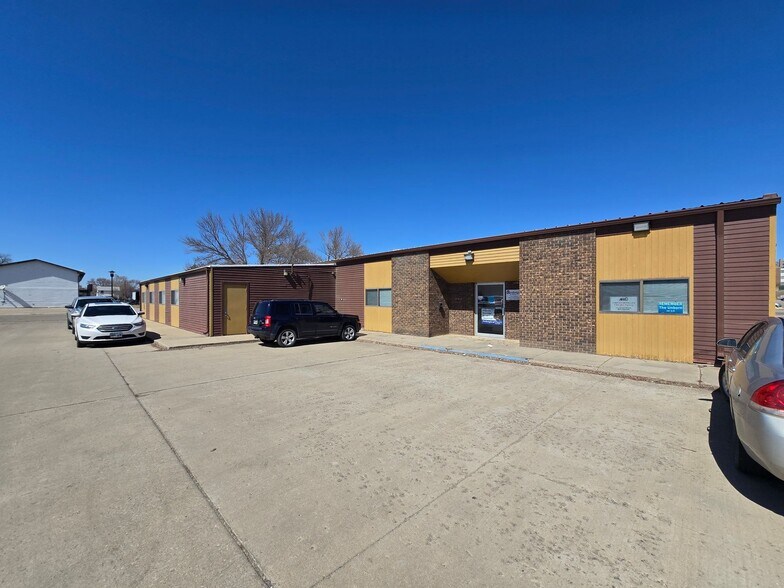 More Photos Of 314 S Henry St, Pierre Office For Sale