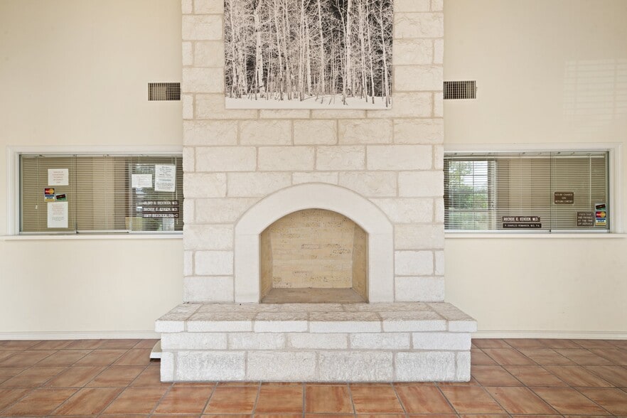 More Photos Of 204 W Windcrest St, Fredericksburg Healthcare For Sale