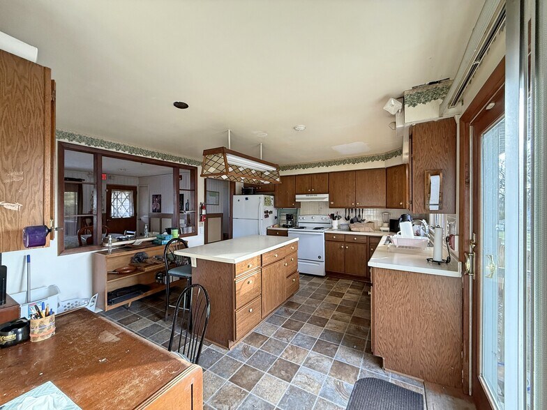 More Photos Of 637 N Wright Rd, Janesville Assisted Living For Sale