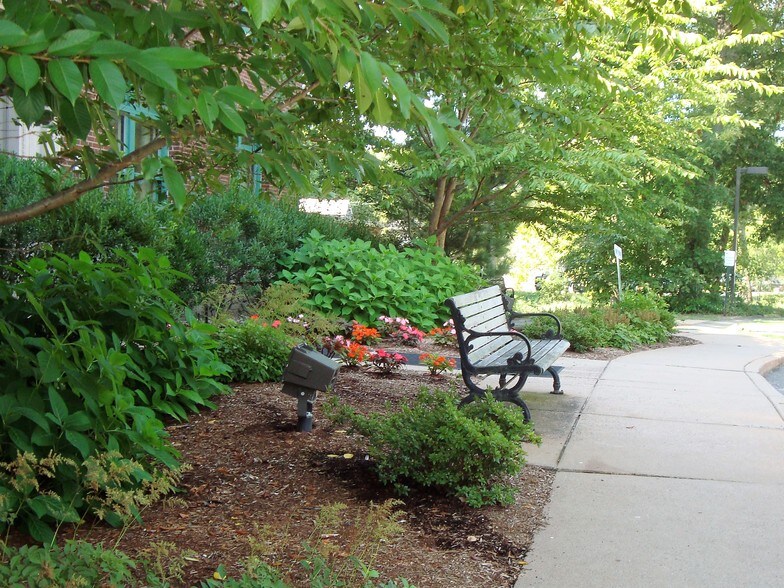 More Photos Of 146 Hartford Rd, Manchester Loft Creative Space For Lease