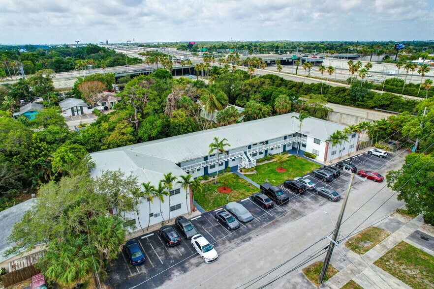 More Photos Of 1916 SW 11th St, Fort Lauderdale Apartments For Sale
