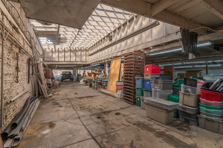 More Photos Of 230 Leverington Ave, Philadelphia Auto Repair For Sale