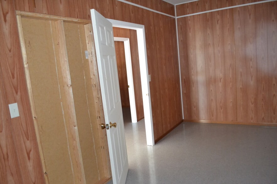 More Photos Of 120 Carter Blvd, Polk City Storefront Retail Office For Lease
