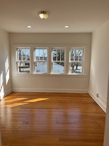More Photos Of 28 S High St, New Albany Loft Creative Space For Lease