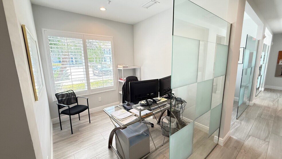 More Photos Of 750 11th St S, Naples Office Residential For Sale