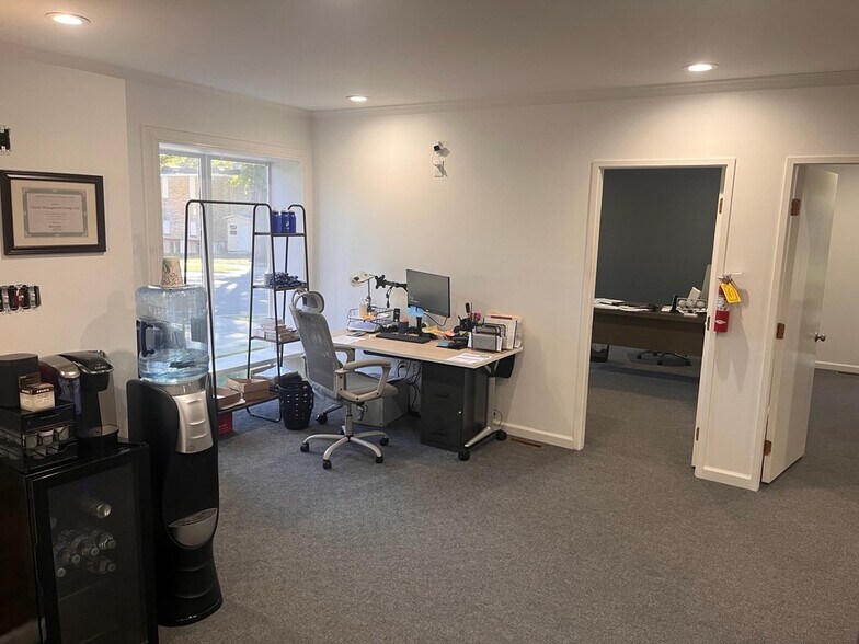 More Photos Of 775 S 23rd St S, Arlington Office For Sale