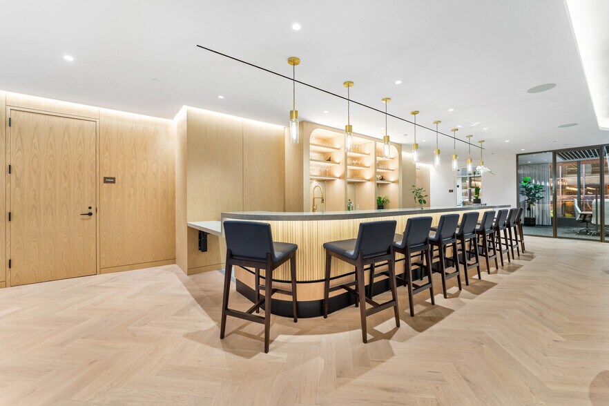 More Photos Of 43-45 E 53rd St, New York Office For Sale