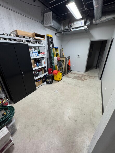 More Photos Of 1921 Pembroke Rd, Hollywood Warehouse For Lease