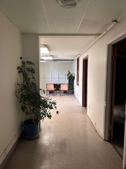More Photos Of 324 Wells St, Greenfield Food Processing For Lease