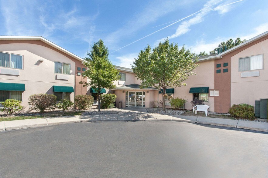 More Photos Of 10753 Airport Hwy, Swanton Hotel For Sale