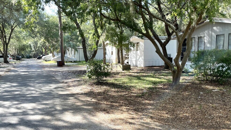 More Photos Of 14455 E Highway 25, Ocklawaha Manufactured Housing Mobile Home Park For Sale