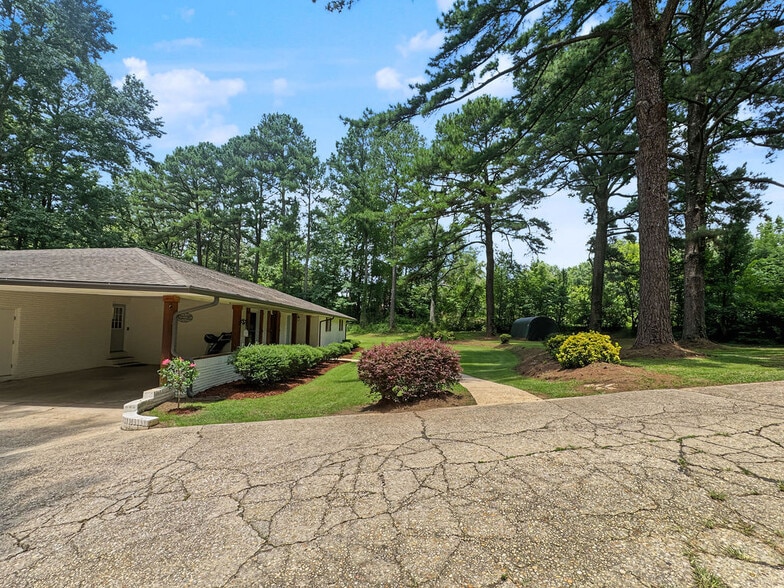 More Photos Of 5602 Highway 69 N, Northport Flex For Sale