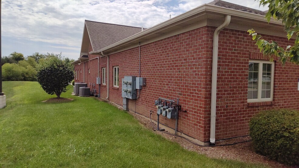 More Photos Of 820 Geneva Pky, Lake Geneva Office For Sale