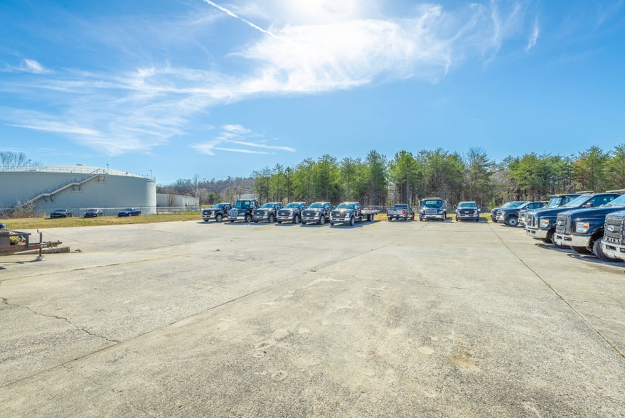 More Photos Of 218 Industrial Park Dr, Soddy Daisy Light Distribution For Sale