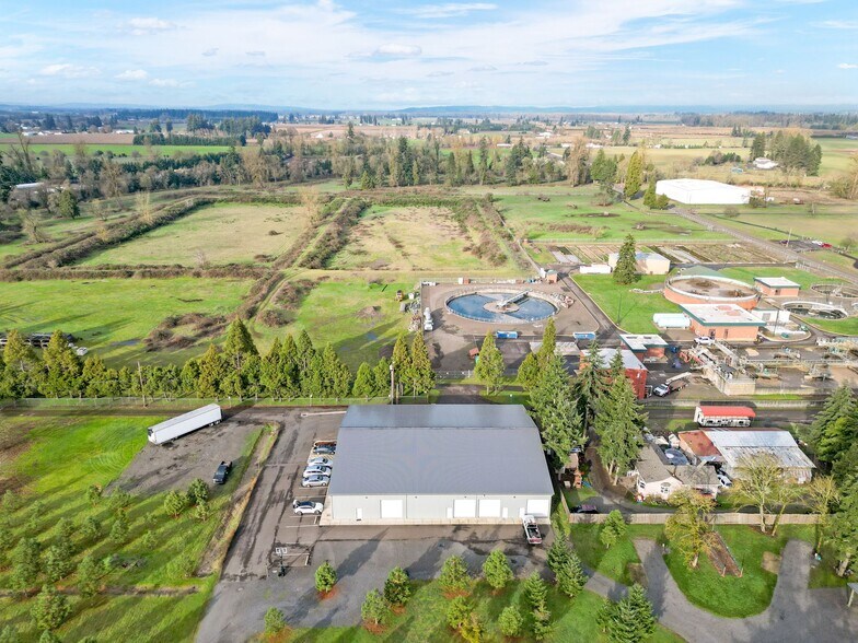 More Photos Of 33000 Tennessee, Lebanon Distribution For Sale