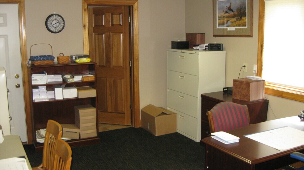 More Photos Of 10808 Coldwater Rd, Fort Wayne Office For Sale