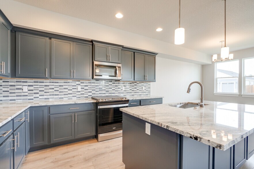 More Photos Of 2924 NW 16th St, Battle Ground Apartments For Sale