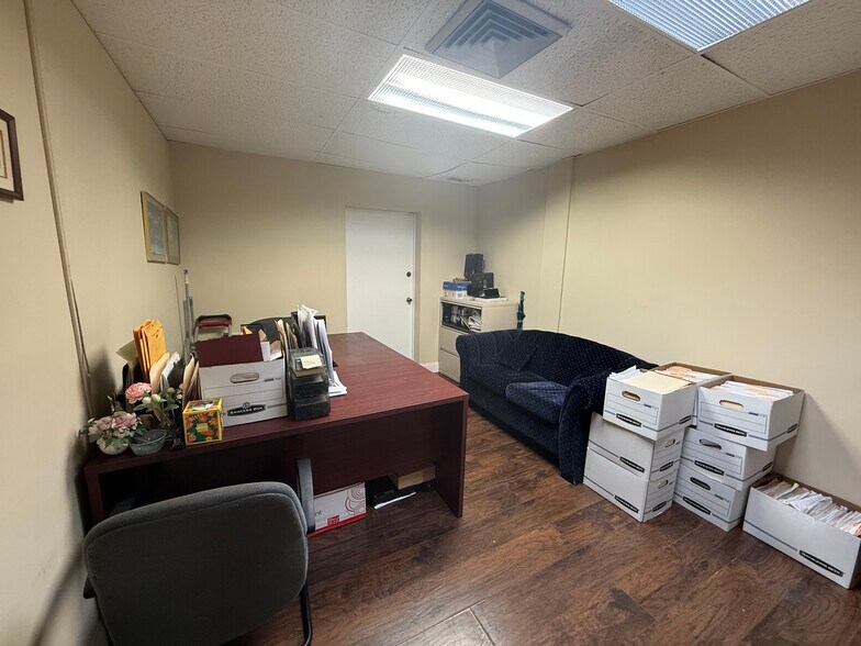 More Photos Of 3801 N University Dr, Sunrise Storefront Retail Office For Lease