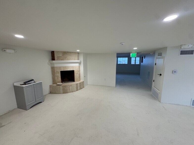 More Photos Of 2007 S Coast Hwy, Laguna Beach Storefront Retail Residential For Lease