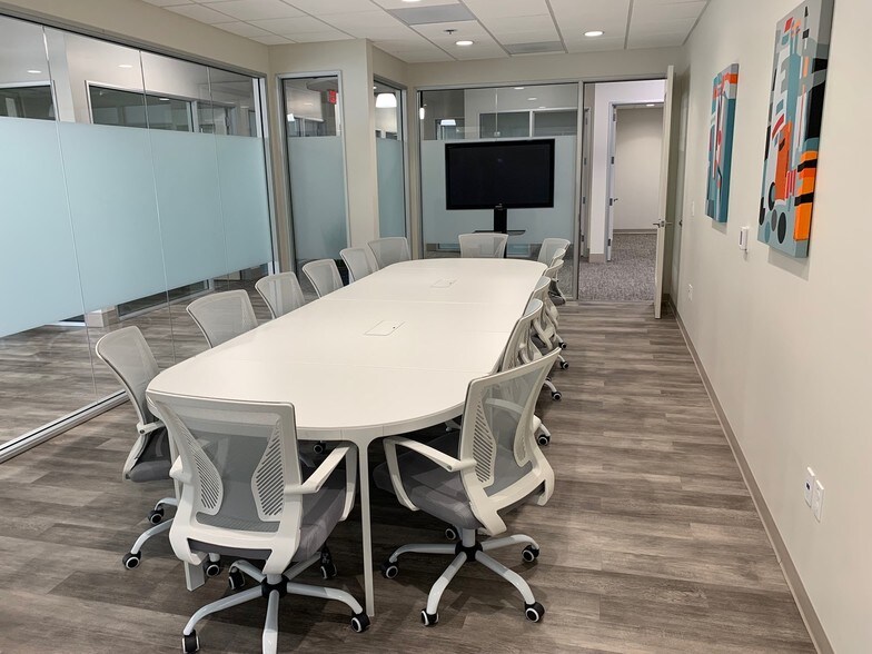 More Photos Of 16950 Via de Santa Fe, Rancho Santa Fe Office For Lease