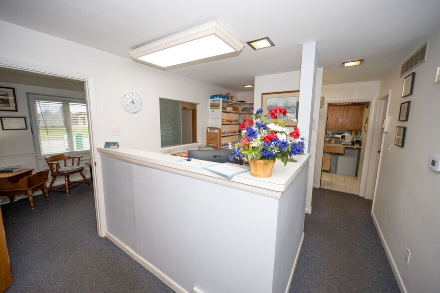 More Photos Of 1616 Abbott Rd, Lackawanna Office For Lease