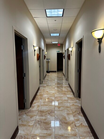 More Photos Of 14131 Metropolis Ave, Fort Myers Medical For Lease