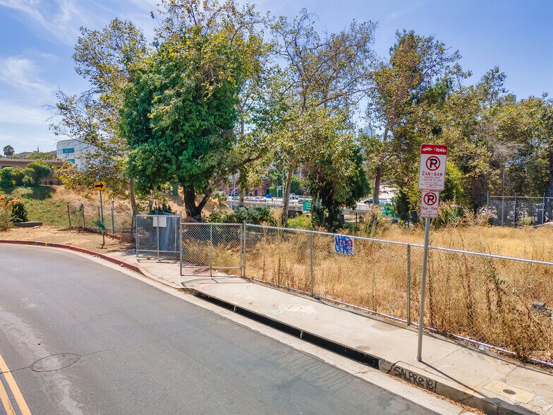 More Photos Of 1014 Bartlett St, Los Angeles Land For Sale