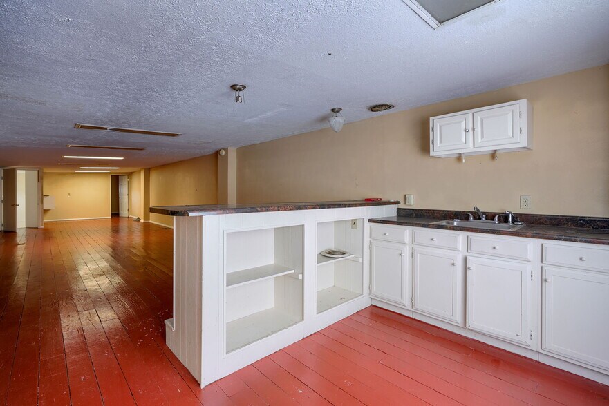 More Photos Of 166 W Main St, Chillicothe Office Residential For Sale