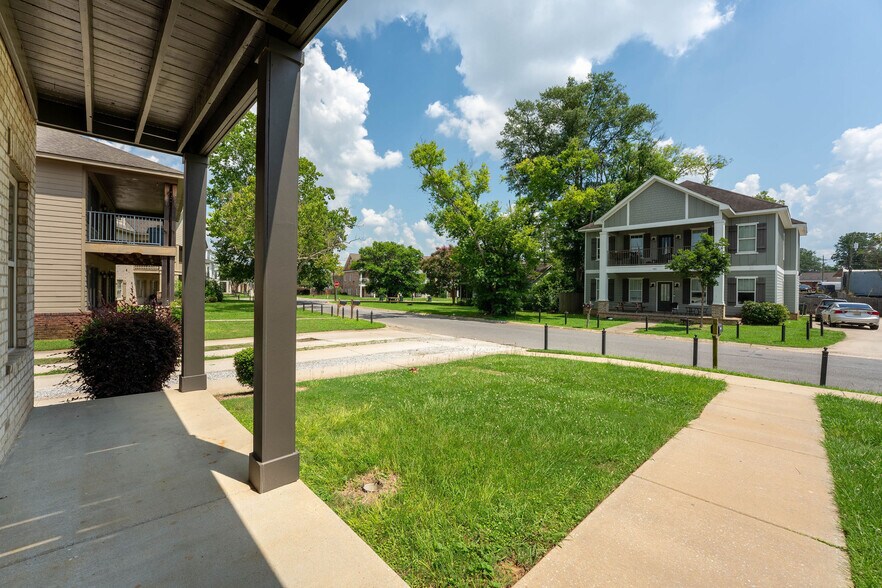 More Photos Of 403 Meador Dr, Tuscaloosa Multifamily For Sale