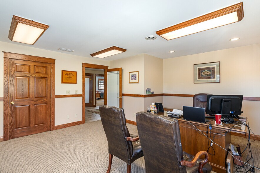 More Photos Of 820 N Michigan Ave, Saginaw Office For Sale