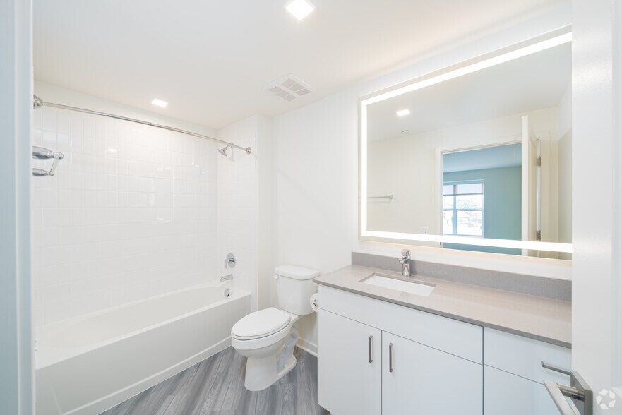 More Photos Of 122 E Northwest Hwy, Mount Prospect Apartments For Lease