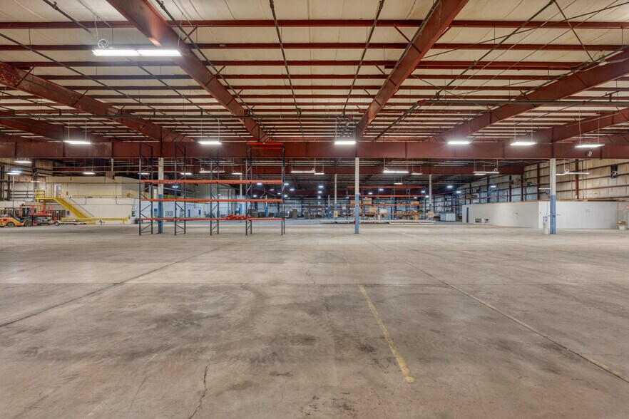 More Photos Of 6040 Progress St, Niagara Falls Warehouse For Lease
