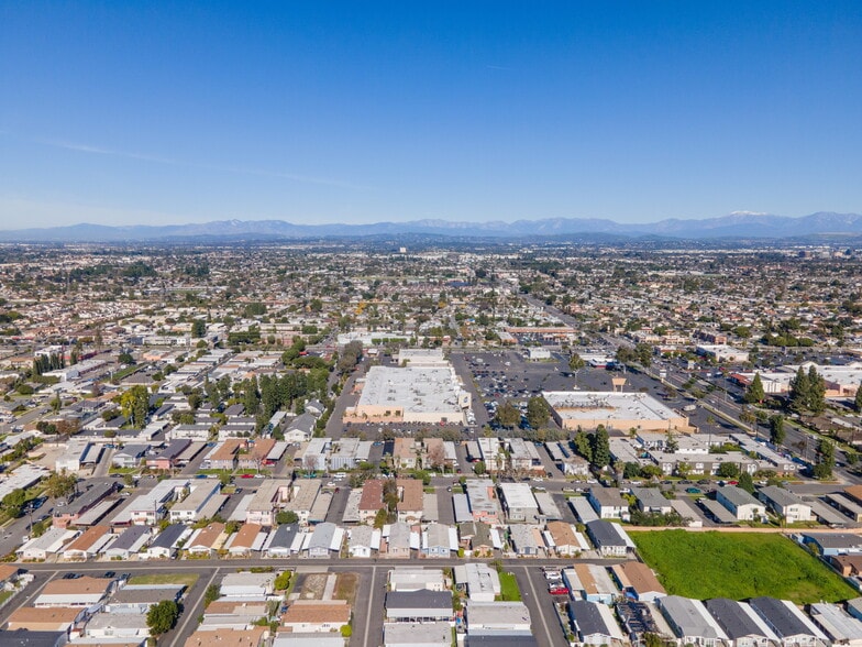 More Photos Of 10851-10861 Palma Vista Ave, Garden Grove Apartments For Sale