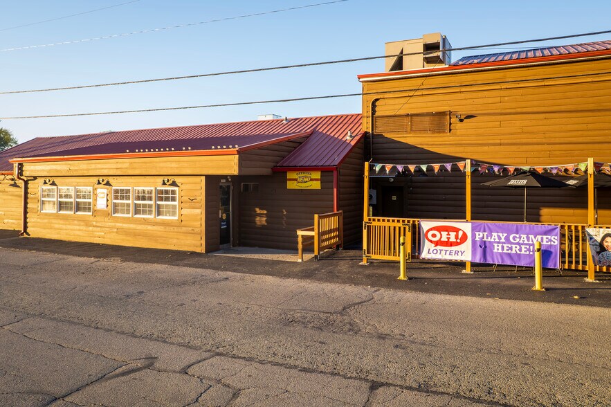 More Photos Of 617 S Washington St, New Paris Bar For Sale