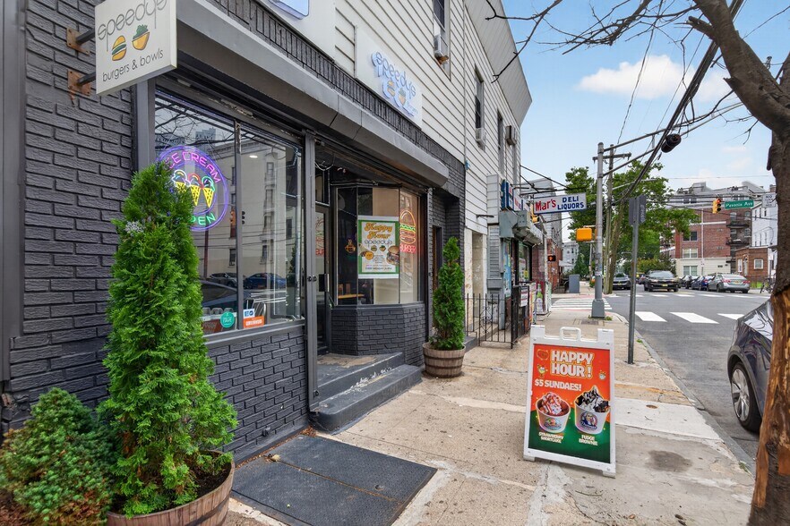 More Photos Of 154 Chestnut Ave, Jersey City Restaurant For Sale