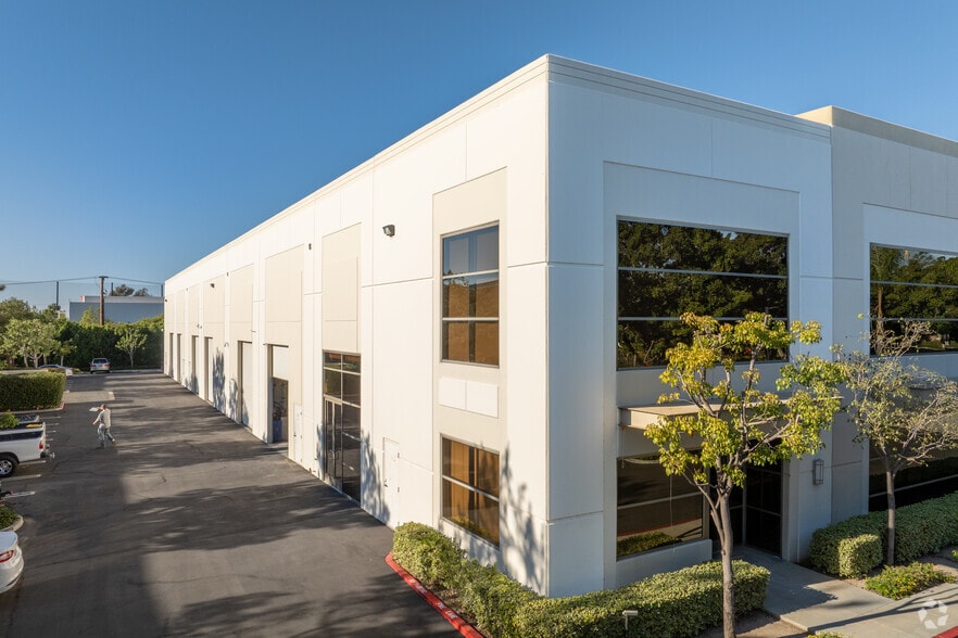 More Photos Of 41-55 Post, Irvine Light Manufacturing For Sale