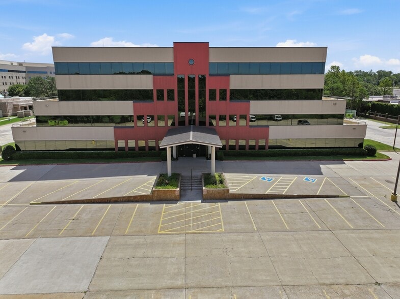 More Photos Of 13321 N Meridian Ave, Oklahoma City Medical For Lease