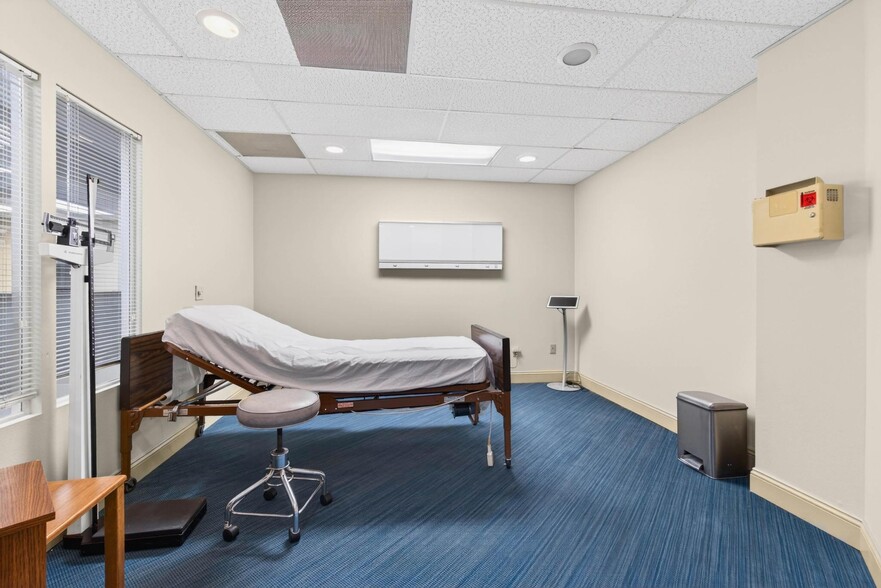 More Photos Of 500 Vonderburg Dr, Brandon Medical For Sale