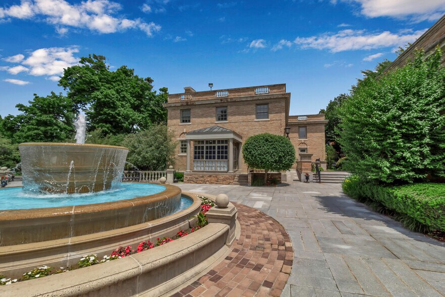 More Photos Of 672 Delaware Ave, Buffalo Office For Sale